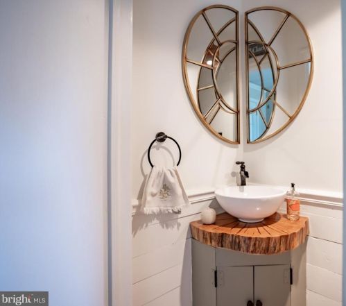 221 Clearview Rd, Hanover PA 17331-1311 exterior