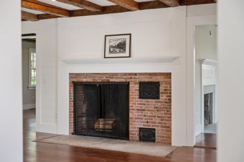 319 Burpee Hill Rd, New London, NH 03257-5706