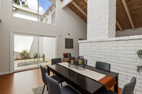 20 Spicewood Way, Irvine CA  92612-2721 exterior