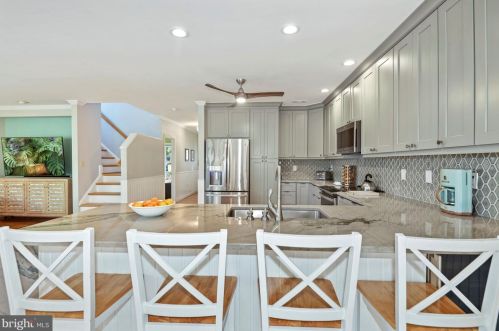 5070 Lerch Dr, Shady Side MD 20764-9650 exterior