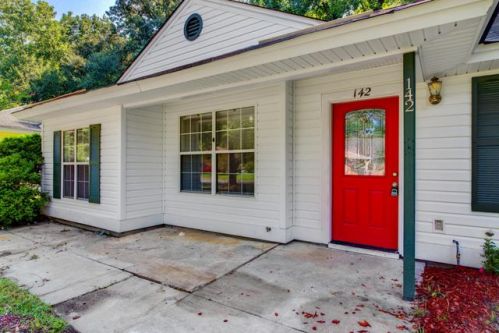 142 Robert Dr, Ladson, SC 29456-4841