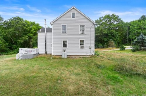 110 Squaw Rock Rd, Killingly CT  06239-4220 exterior
