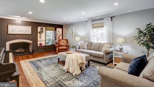 1220 Country Club Dr, Lancaster PA  17601-5208 exterior