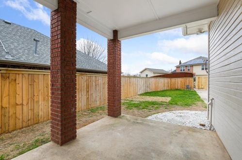 2749 Carmel Dr, Carrollton TX exterior