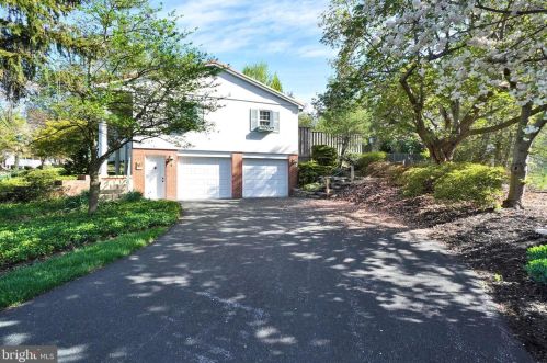 2463 Wildon Dr, York, PA 17403-5213