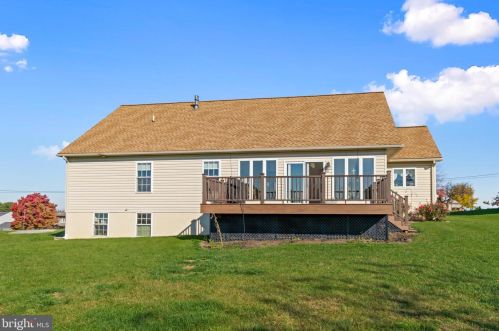 2360 Vw Dr, Lancaster PA  17602-1016 exterior