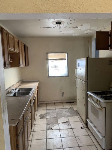 539 Virginia St, Gary, IN 46402-1407