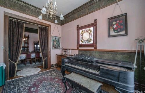 3121 Mulberry St, Riverside CA  92501-2939 exterior