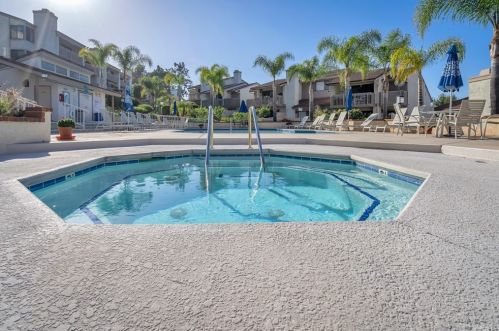 1813 Caddington Dr, Palos Verdes Estates, CA 90275-2000
