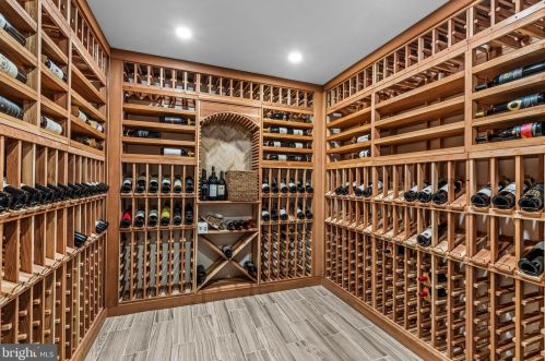 605 Warwick Rd, Tavistock NJ  08033-3926 exterior