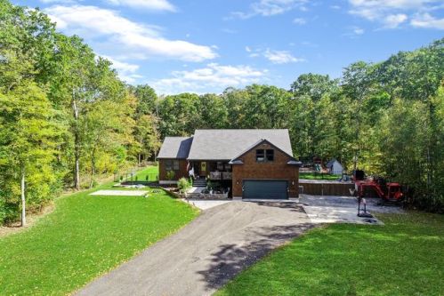 220 Tillinghast Rd, Coventry, RI 02827-1640