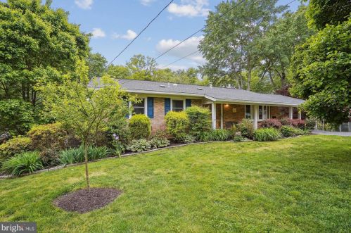 6815 Glenmont St, Falls Church, VA 22042-4104