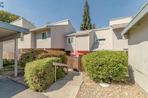 5204 Lake Knoll Ln, Fair Oaks, CA 95628-3508