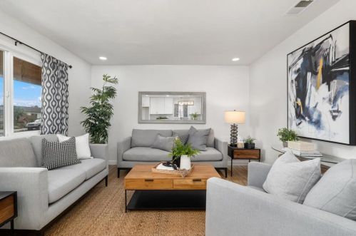 4670 Calle Del Palo, Oceanside, CA 92057-5216