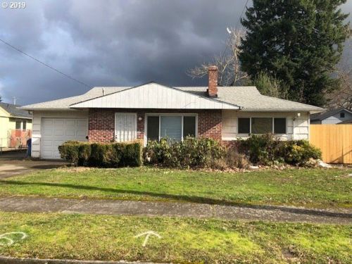 2106 121st Ave, Portland, OR 97220-1836