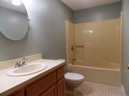 175 Berlin Ave, Southington CT  06489-3257 exterior