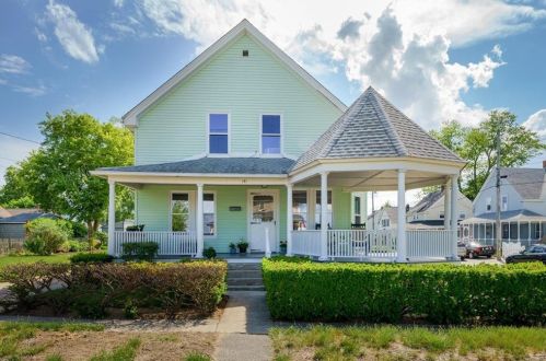 141 Bellman Ave, Warwick, RI 02889-2804