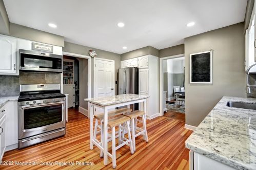 197 Hudson Ave, Tinton Falls NJ 07701-2140 exterior