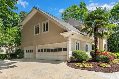 5485 Errol Pl, Atlanta GA  30327-4871 exterior