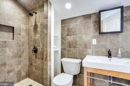 1511 Delmont Ln, Silver Spring MD 20912-7036 exterior