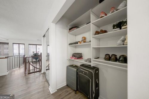 15 Finch Dr, Atlanta GA  30308-6501 exterior