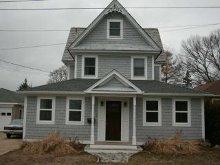 71 River Vue Ave, Warwick, RI 02889-4717