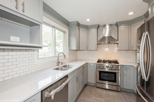 587 Topeka Ct, Carol Stream, IL 60188-2908