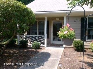 74 Crystal Oaks Ct, Durham NC  27707-9791 exterior
