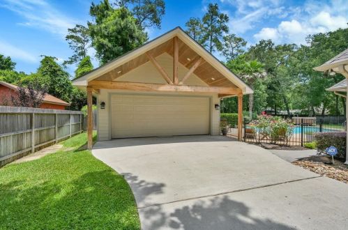 1612 Sweet Gum St, Conroe TX  77385-9530 exterior