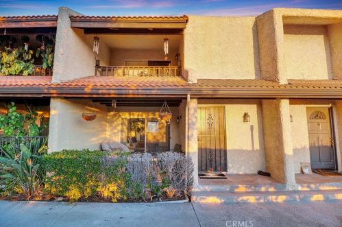 9532 Via Ricardo, Burbank, CA 91504-1215