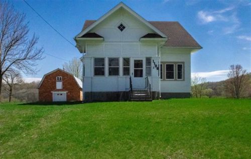 1106 State St, Bellevue, IA 52031-1921