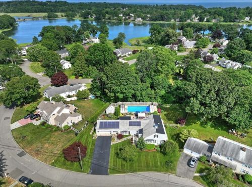 37 Snug Harbor Rd, Milford, CT 06460-6550