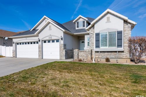 1238 Bateman Pt Dr, Taylorsville UT 84084-2590 exterior