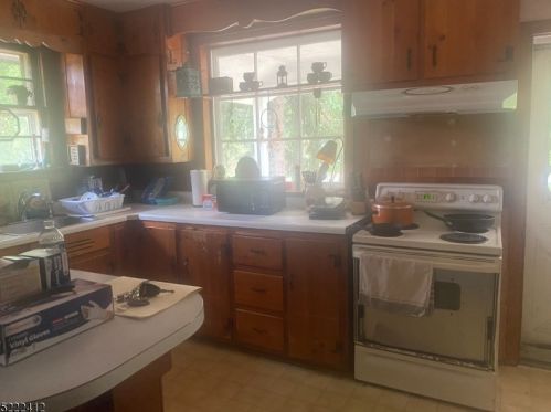 25 Ridge Rd, Lebanon, NJ 08833-4624