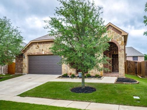 1205 Ponderosa Dr, Aubrey, TX 76227-8277