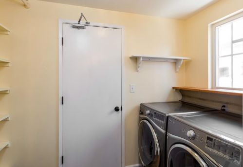 1800 Crater Lk Ave, Milpitas CA 95035-6608 exterior