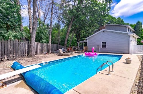 7216 Courtly Rd, Saint Paul MN  55125-1661 exterior