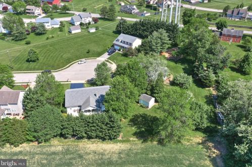 2865 Admire Springs Dr, York PA  17315-4584 exterior