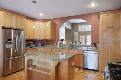 2479 Grey Eagle Cir, Saint Paul MN  55129-6221 exterior