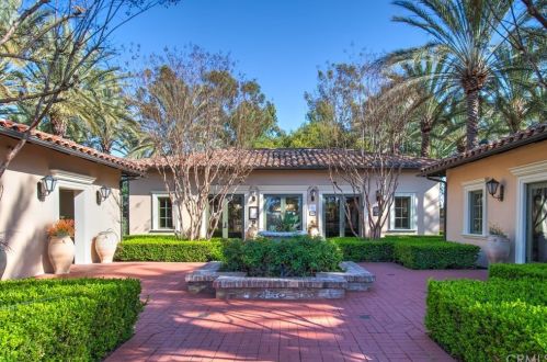 328 Bronze, Irvine CA  92618-1510 exterior