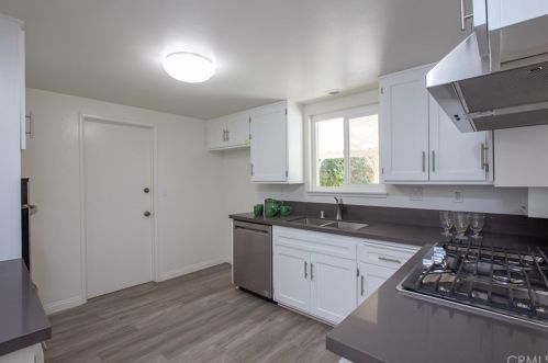 5560 Wentworth Dr, Riverside CA  92505-3156 exterior