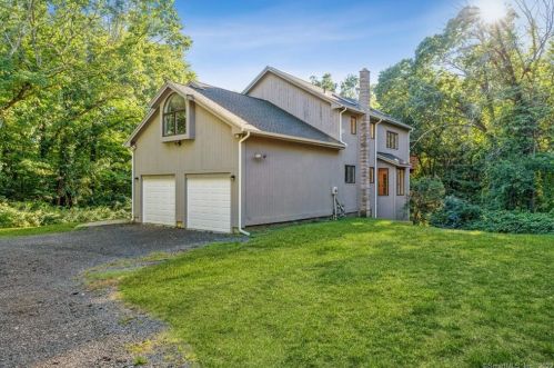121 East St, Hebron, CT 06248-1346