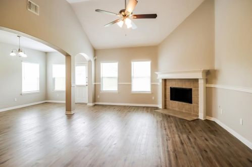 1063 Shadow Glenn Dr, Conroe TX  77301-2256 exterior