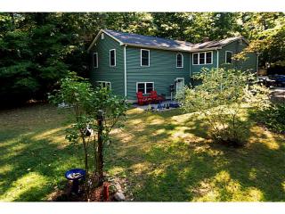 62 Maxson Hill Rd, Hopkinton, RI 02804-1802