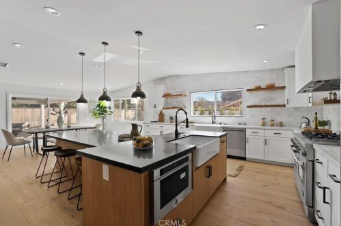 11872 Gladstone Dr, Santa Ana CA  92705-2938 exterior