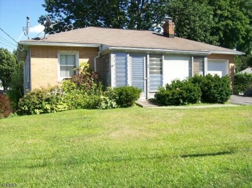33 Hillside Ave, Netcong, NJ 07857-1613