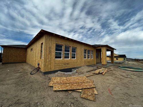 8708 Quatar St, Denver, CO 80016