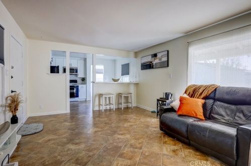 2062 Flower St, Santa Ana CA 92706-1928 exterior