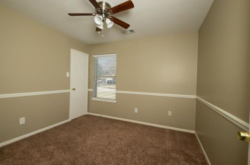 1612 Helmsley Dr, Richmond TX 77471-6137 exterior