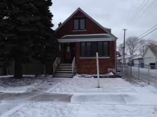 5514 Meade Ave, Chicago, IL 60638-2616